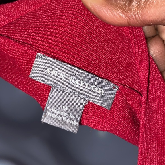 Red shell sweater - Picture 3 of 3